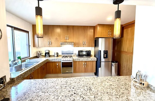 San Antonio Tlayacapan House | Modern 3-bedroom Retreat in Ajijic-walk To Everything-gym-pickleball-golf Cart