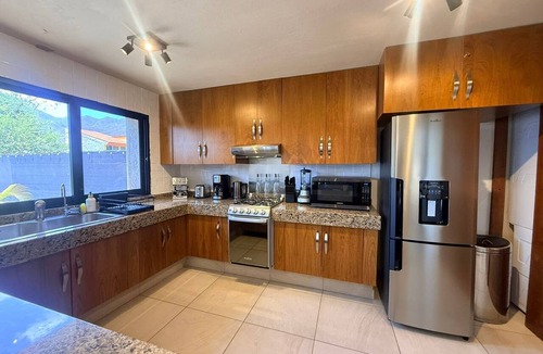 San Antonio Tlayacapan House | Modern 3-bedroom Retreat in Ajijic-walk To Everything-gym-pickleball-golf Cart
