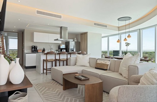 Flamingos Condo | Modern 3BR Oasis | Rooftop Pool | Steps to Beach