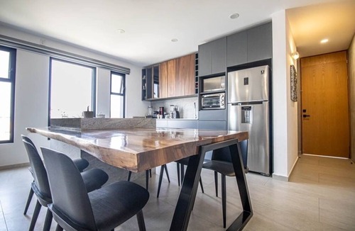 La Estancia Apartment | Modern Apartment RE ad Corchea Metropolitan Park