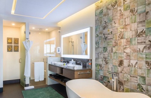 Punta Sam Resort | Modern Chic 2 Bedroom Condo - Private Balcony w/View on Garza Blanca Resort