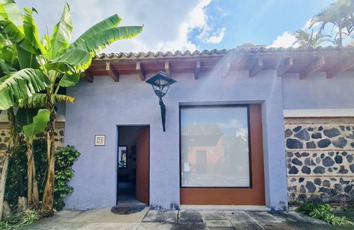 Santa Ana House | Modern colonial house