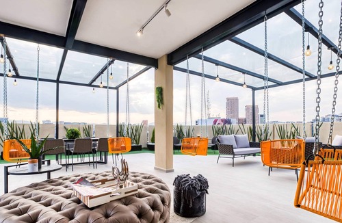 Granada Condo | Modern & Cozy 3BR Apt | 2 Rooftops +Gym+B/Center