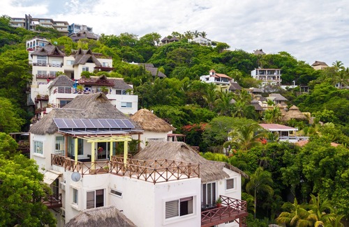 North End Condo | Modern & elegant condo,a few steps to the beach, great vistas!