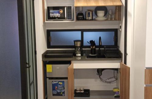 Doctores Apartment | Modern Private Loft Metro Nearby Practical Stay
