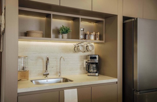 Zapopan Apartment | Modern retreat: warm design, great view, and comfortable