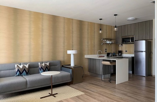 Xcumpich Hotel | Modern Studio l Residence Inn l King Bed + Kitchen + Desk