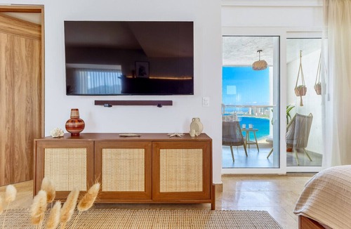 Las Glorias Apartment | Moikkarentals | Beachfront Studio Harbor171 PV
