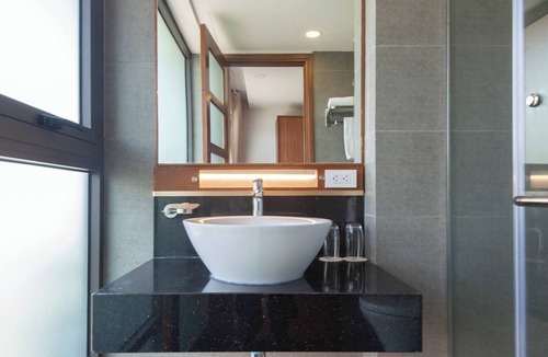 Tay Ho Hotel | Moon West Lake Residence