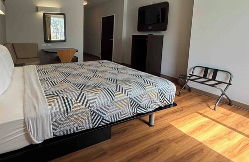Weslaco Hotel | Motel 6 Weslaco, TX