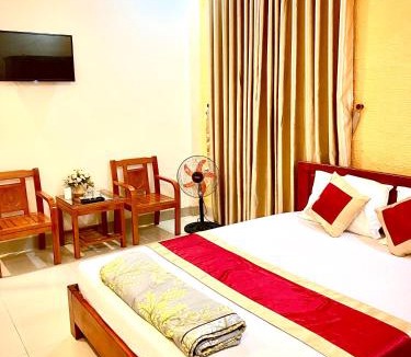 Hue Hotel | Motel Rose