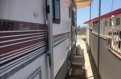 Cabo Bello House | Motorhome with spacious amenities outside