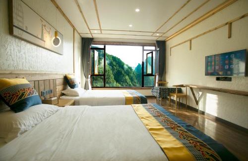 Wulingyuan House | Mountain-scenery inn
