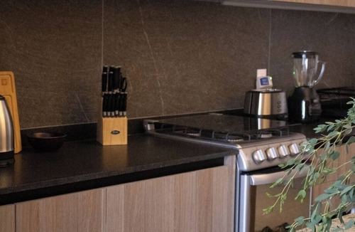 Zona Expo Condo | Mr. W : Stylish Luxury Apartment : Basset Tower
