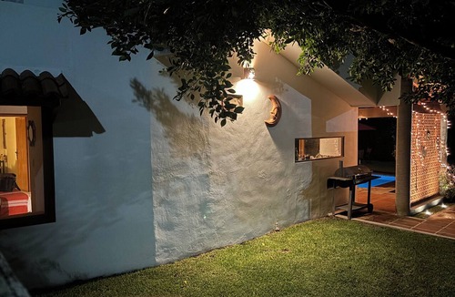 Lomas de Cocoyoc Ski Chalet | Casa en Lomas de Cocoyoc, Alberca, Pet friendly.