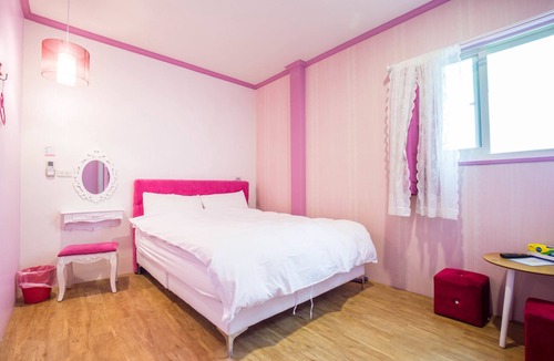 Yilan Bed & Breakfast | N. Castle Hotel