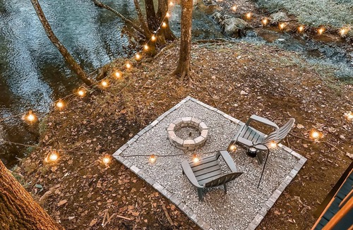 Cave Spring Cabin | Nature's Cedar Creek Getaway