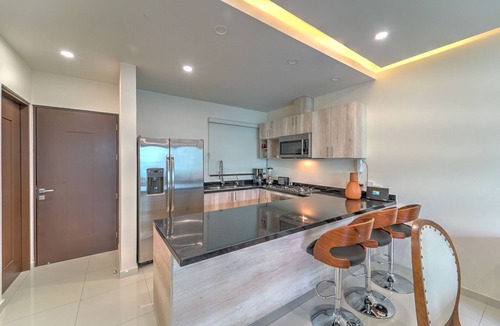 Emiliano Zapata Condo | Nayri Life & Spa 208 Apt one block on the beach in romantic zone PV