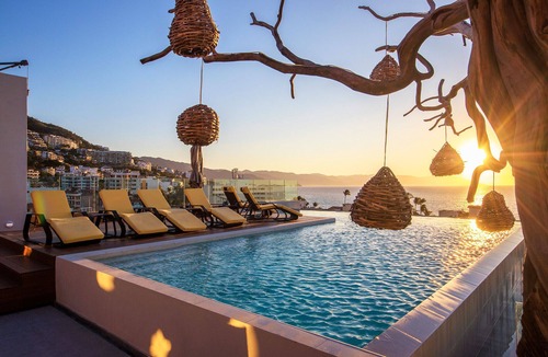 Alta Vista Condo | Nayri Life & Spa 4034 APT just one block on the beach in Romantic zone PV