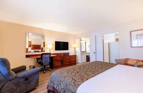 Yuma Townsite Hotel | Near Colorado River Scenic Walks | Outdoor Pool & Free Parking