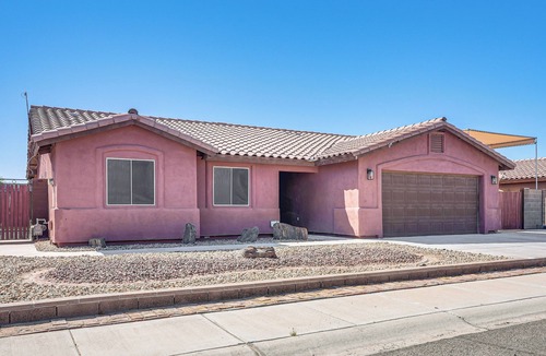 Mesa Del Sol House | Near Golf Courses: Poolside Paradise in Yuma!