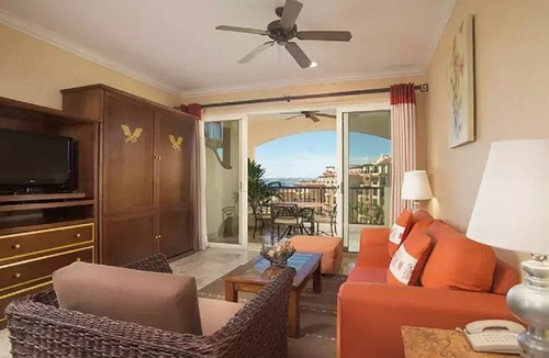 Flamingos Hotel | Needing some warmth and relaxation? Flamingos Beach Resort and Spa!