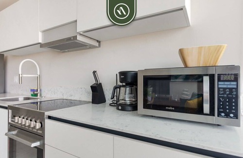 Flamingos Apartment | New 2BR APT - Beach Access - Pool - GYM - Jacuzzi