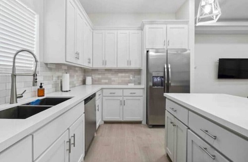 Harlingen House | New 3 bedroom, 2 bath, 4 Beds, 2 car garage with all new furnishings!