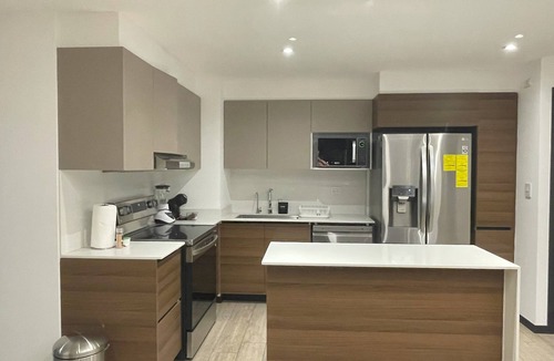 Zona 10 Apartment | New Apt. Z.10 Guatemala City | 3 Bedrooms | Wifi | Swimming Pool Jacuzzi | Parking