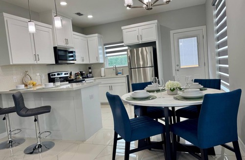 Mission Apartment | New Cozy & Spacious Apartment - Great location