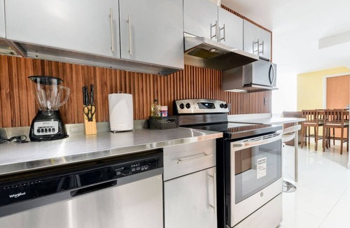 Monterrey Centro Apartment | ¡New in Santa Lucía! 6 guests, GYM, Pool, Parking