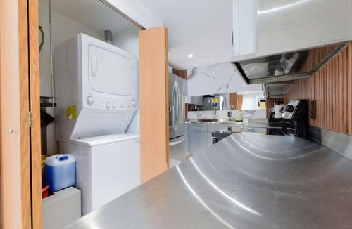 Monterrey Centro Apartment | ¡New in Santa Lucía! 6 guests, GYM, Pool, Parking