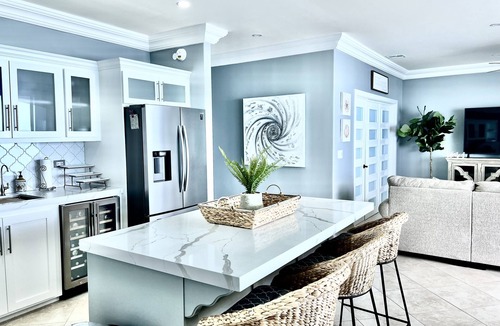Rosarito House | New Luxury Beachfront Condo in Mar y Sol- Just 6 min away from Papa's & Beer!