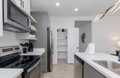 Harlingen House | New Luxury Poolside Escape w/Tesla Parking/Charger