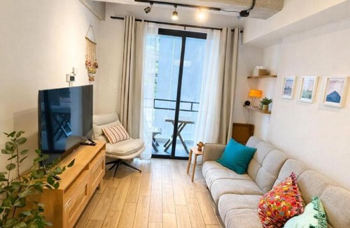 Zona 4 Apartment | NEW! Modern Apartment in 4 Grados Norte
