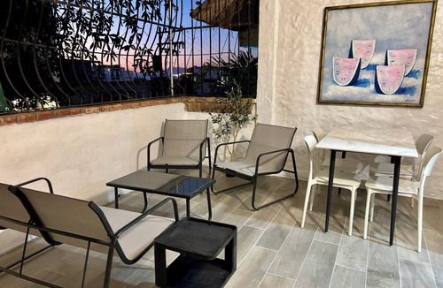 Alta Vista Apartment | Newly renovated large studio B1 in a Zona Romantica, sleeps 2 to 4