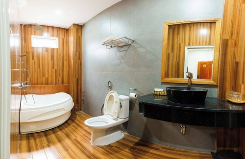Trung Chanh Hotel | Nguyen Thai 2 Hotel