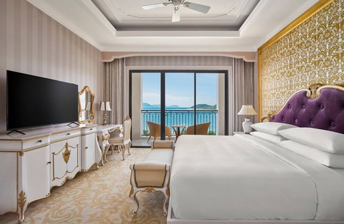 Nha Trang Resort | Nha Trang Marriott Resort & Spa, Hon Tre Island