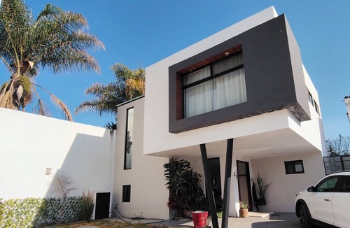 Puebla House | Nice, cozy and modern house, good location, exclusive subdivision.