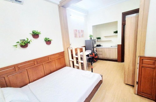 Phu Nhuan Apartment | Nice 1BR Plus Apart Private Kitchen At 2nd Floor Near Canal