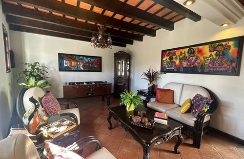 Antigua Guatemala House | Nice house in the center of Antigua Guatemala