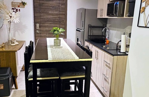 Zona 4 Apartment | Nuevo y Moderno apartamento en la atractiva Zona 4