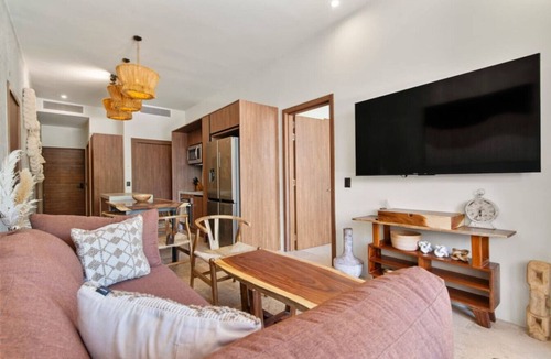 Zama House | Nuju Rentals |3R Condo|6 Guests|Rooftop Pool & Gym