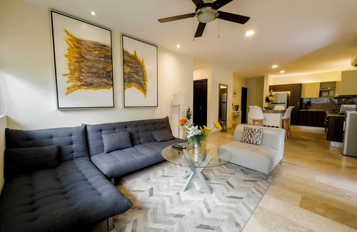 Centro Apartment | Oasis 24/7 Security Pool Sleeps 6 Walk to 5th Ave