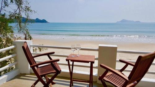 Song Cau Bed & Breakfast | Ocean Breeze Bungalow