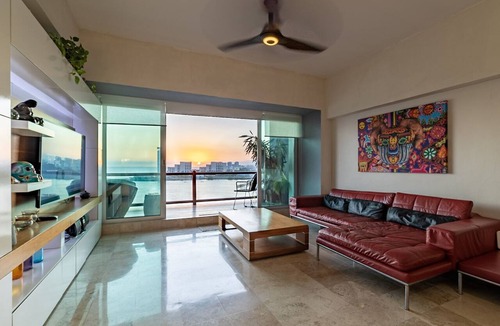 Puerto Vallarta Condo | Ocean & Cruise View, Location, Location!