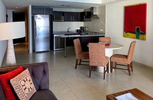 South Hotel Zone Apartment | Ocean front Apartment Grand Venetian 1