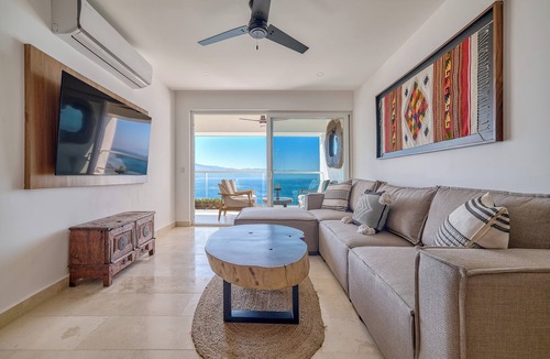 Las Glorias Apartment | Ocean front apartment 2 bedrooms 6 people, 100 % equipped, beachfront