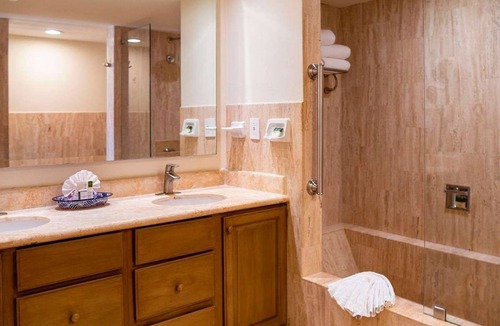 El Tezal Hotel | Ocean Front, Deluxe, 2 Bedroom Suite at Villa del Palmar Beach Resort & Spa