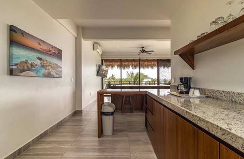 Zihuatanejo Apartment | Ocean front loft, pool and views Ixtapa ZIH